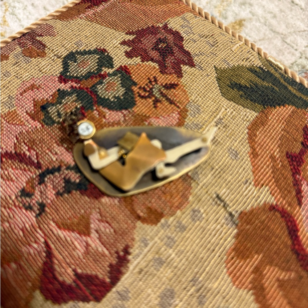Vtg Women with a Book Pin